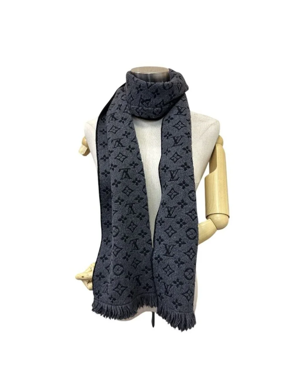 Louis Vuitton Echarpe Monogram Classic Scarf